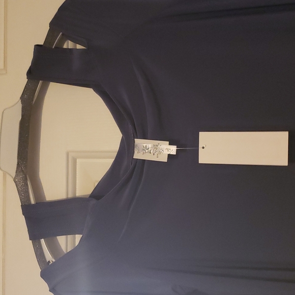 NWT Grey Boutique come and see top - Picture 2 of 4